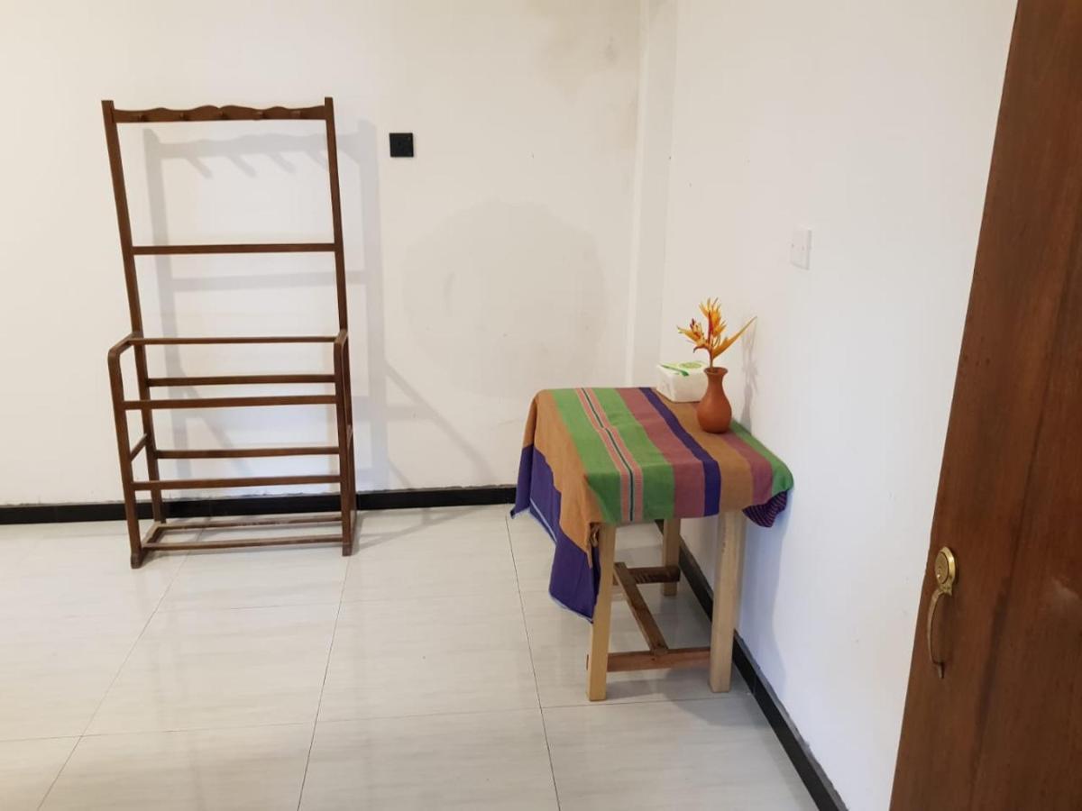 Jungle Reef Rest Hotel Mirissa Ngoại thất bức ảnh