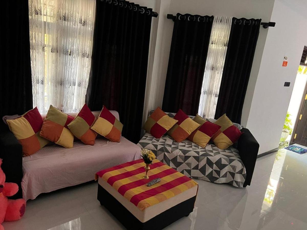 Jungle Reef Rest Hotel Mirissa Ngoại thất bức ảnh