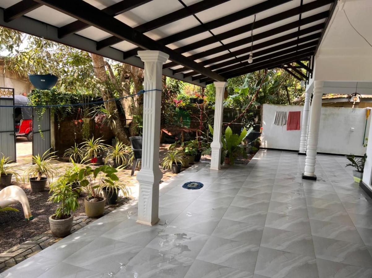 Jungle Reef Rest Hotel Mirissa Ngoại thất bức ảnh