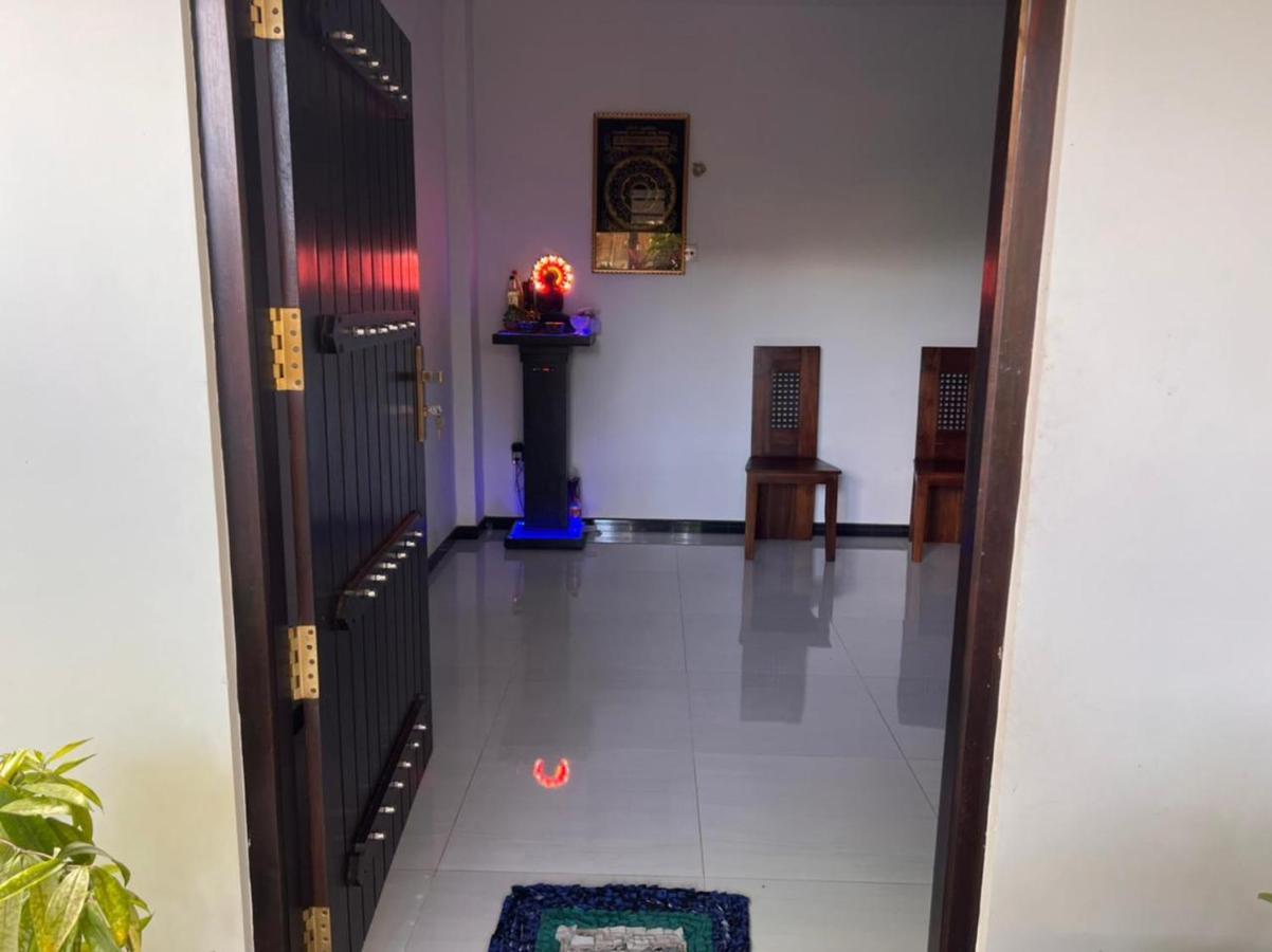 Jungle Reef Rest Hotel Mirissa Ngoại thất bức ảnh