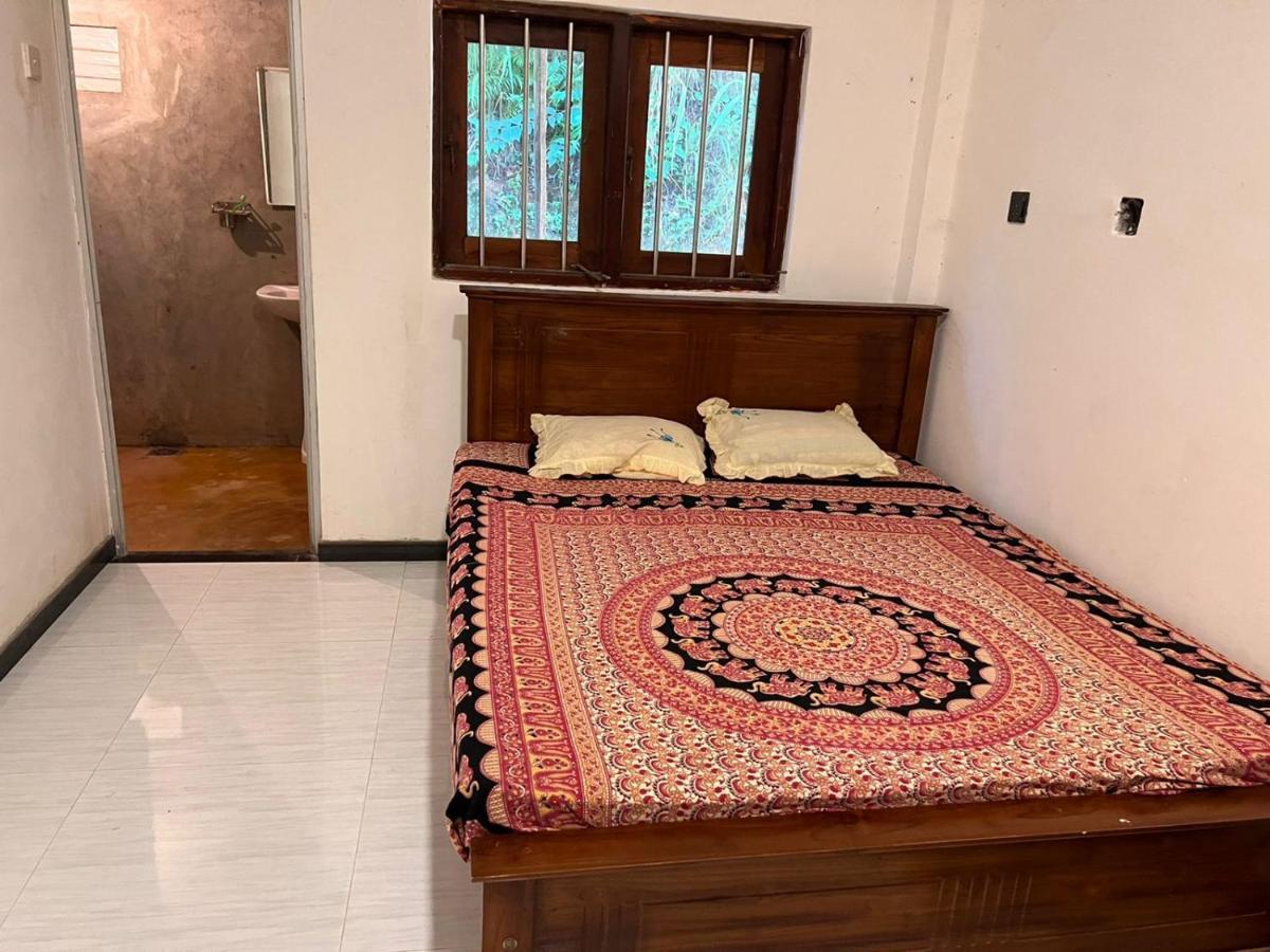 Jungle Reef Rest Hotel Mirissa Ngoại thất bức ảnh